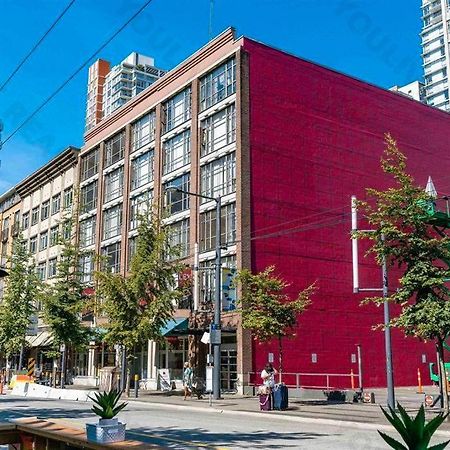 Entire Condo In Heart Of Downtown 밴쿠버 외부 사진