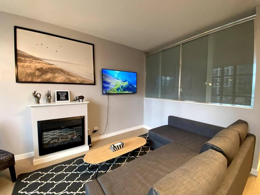 Entire Condo In Heart Of Downtown 밴쿠버 외부 사진