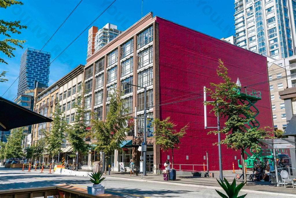 Entire Condo In Heart Of Downtown 밴쿠버 외부 사진